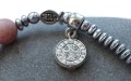 8239  a RÓŻANIEC BRANSOLETKA NRA RĘKĘ Z KAMIENI.jpg