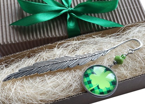 8412 zakładka do książki z koniczynką na szczęście.jpg