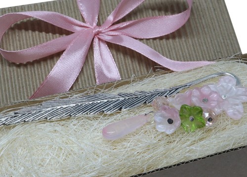 Zakładka do książki pióro z kwiatami na prezent 9164 [p16]