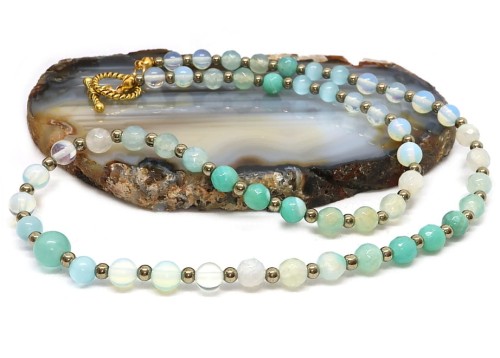 Delikatny miętowy naszyjnik z kamieni 9184 [023]