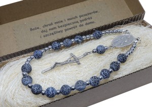 Różaniec do samochodu - na lusterko w pięknym opakowaniu z sentencją 9103 [p24]