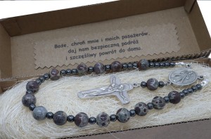 Różaniec do samochodu na lusterko samochodowe - w pudełku z sentencją dla kierowcy 9178 [p24]